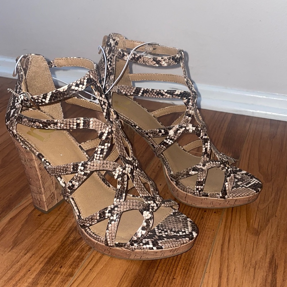 Report Snakeskin cork heel comfy stylish and NEW